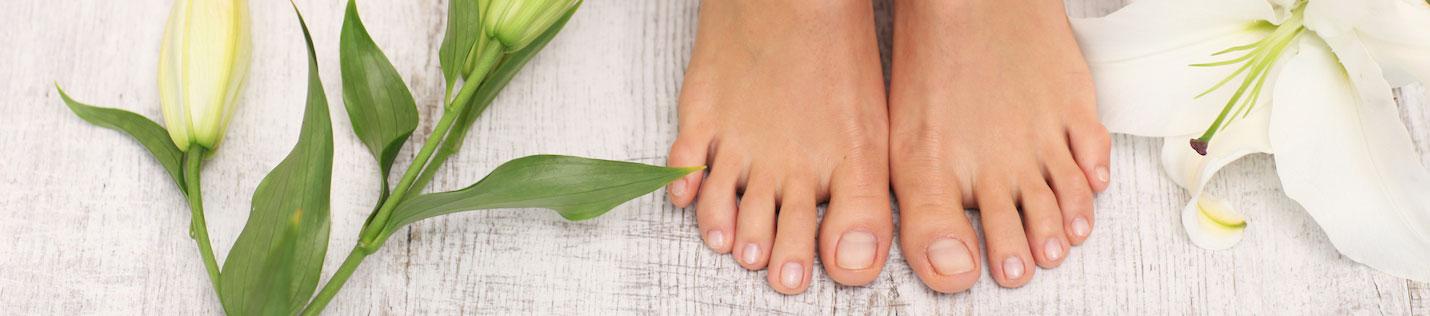 These Masks Make It So Easy to Get Your Feet & Hands Ready For Sandal Weather