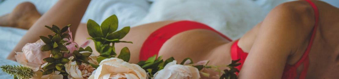How To Feel Sexy This Valentine’s Day, According To Professional Love Coaches